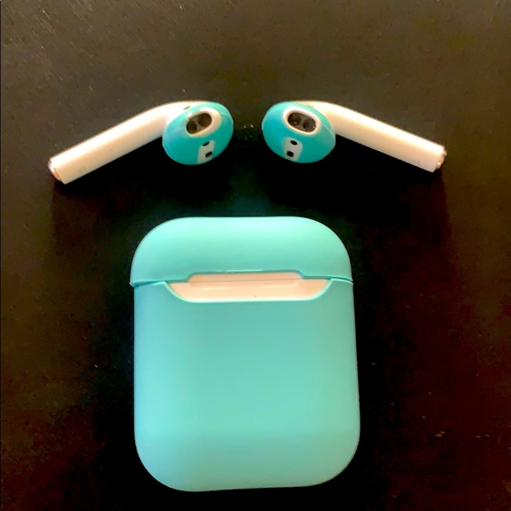 APPLE AIRPODS with silicone case protector - Picture 3 of 6